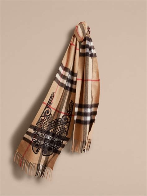 come riconoscere i falsi burberry sciarpe|burberry wool scarf.